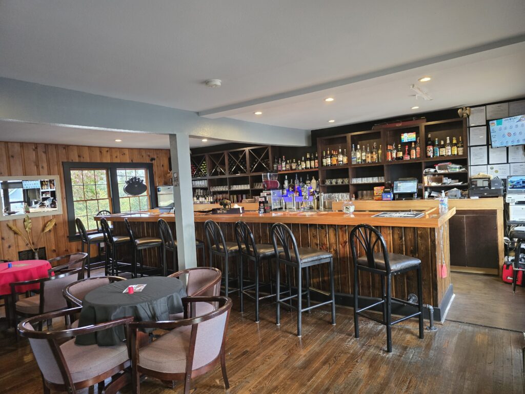 Bar and lounge at Eagles Nest Motel & Lounge on the Bagnell Dam Strip, Lake Ozark